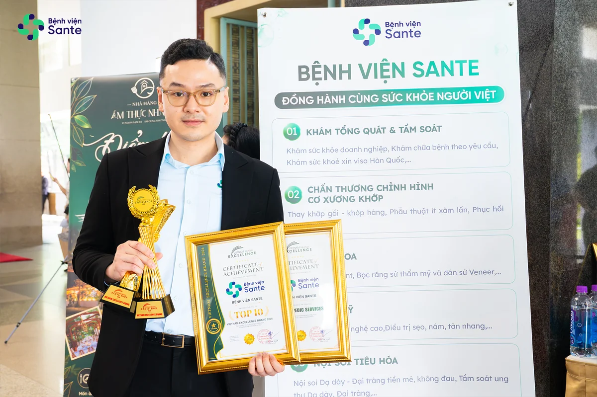 Bệnh viện Sante - Bệnh viện Sante nhận 2 giải thưởng tại Vietnam Brand Excellence 2026 (Hình 2) Cúp và chứng nhận Top 10 Vietnam Excellence Brand 2026 của Bệnh viện Sante